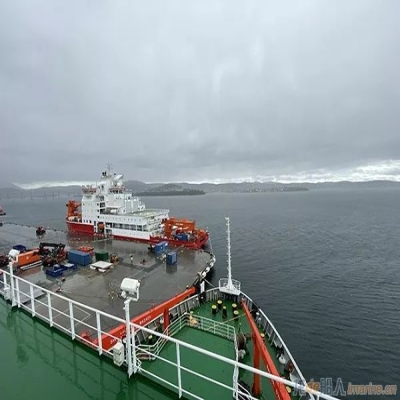 “雪龍”號(hào)與“雪龍2”號(hào)匯合