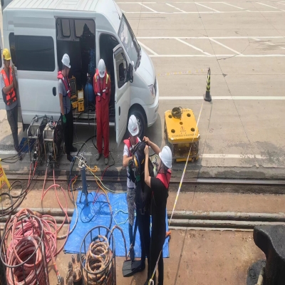 水下清洗機(jī)器人